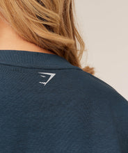 Cargar imagen en el visor de la galería, Gymshark Worn Crest Graphic Sweatshirt Blue
