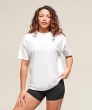 Cargar imagen en el visor de la galería, Gymshark Training Oversized T-Shirt  White
