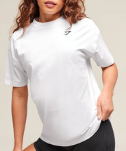 Cargar imagen en el visor de la galería, Gymshark Training Oversized T-Shirt  White
