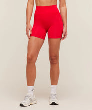 Cargar imagen en el visor de la galería, Gymshark Energise Seamless Short
