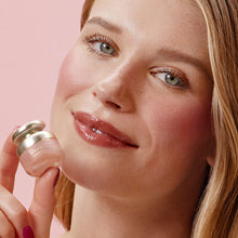 Cargar imagen en el visor de la galería, Rare Beauty Selena&#39;s Faves Mini Fragrance &amp; Blush Set
