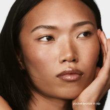 Cargar imagen en el visor de la galería, Rhode Pocket Bronze Long-Wearing Cream Bronzer
