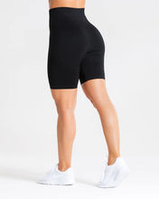 Cargar imagen en el visor de la galería, Women’s Best Power Seamless Cycling Shorts
