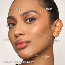 Cargar imagen en el visor de la galería, Danessa Myricks Beauty 
Yummy Skin Blurring Balm Powder Lowlighter Soft Glow Highlighter
