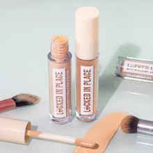 Cargar imagen en el visor de la galería, Italia Deluxe Locked In Place Self Setting Concealer
