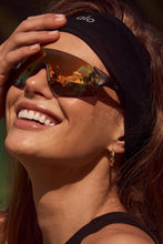 Cargar imagen en el visor de la galería, Alo yoga airlift headband
