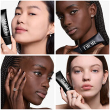 Cargar imagen en el visor de la galería, DIOR Forever Velvet Veil Blurring &amp; Pore-Refining Matte Primer SPF 15
