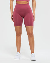 Cargar imagen en el visor de la galería, Women’s Best Define Scrunch Seamless cycling short canyon rose
