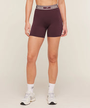 Cargar imagen en el visor de la galería, Gymshark Light Support Halter Neck Logo Purple Conjunto Deportivo
