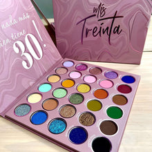Cargar imagen en el visor de la galería, Kriz Reales Beauty Mis Treinta paleta de sombras
